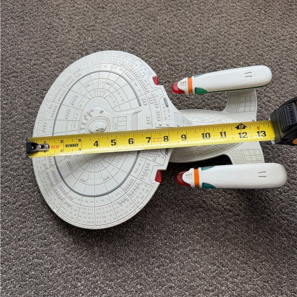 1992 Paramount Pictures-Playmates Star Trek USS Enterprise NCC-1701-D - Picture 6 of 7